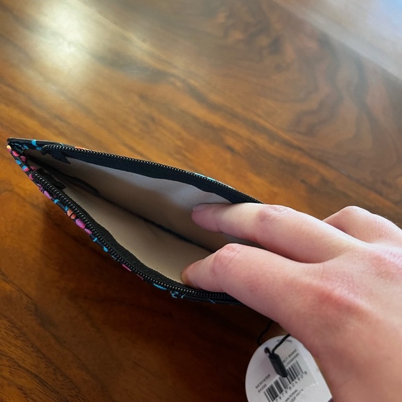 Women’s Multi-Colored Snake Design Card Holder! - Picture 7 of 8